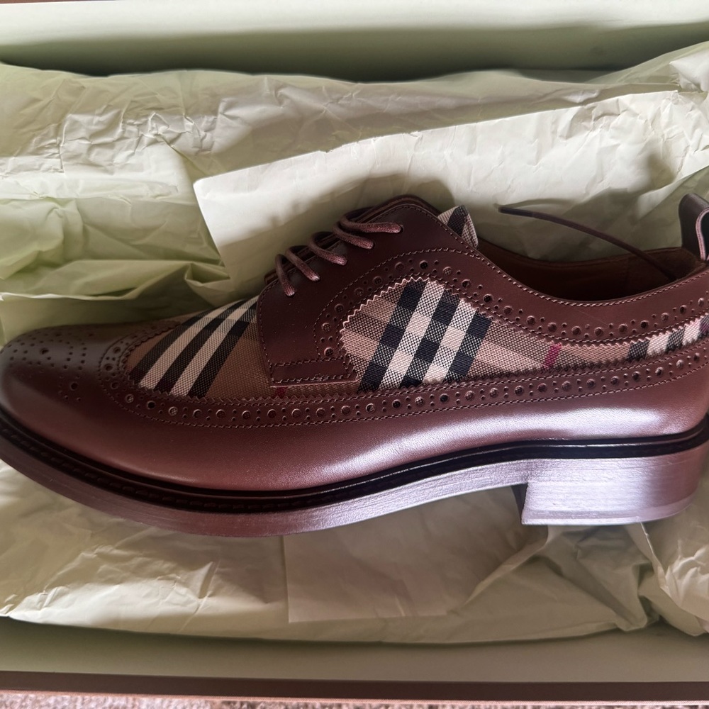 BURBERRY MENS DRESS SHOE SIZE 9(42) - Picture 5 of 6